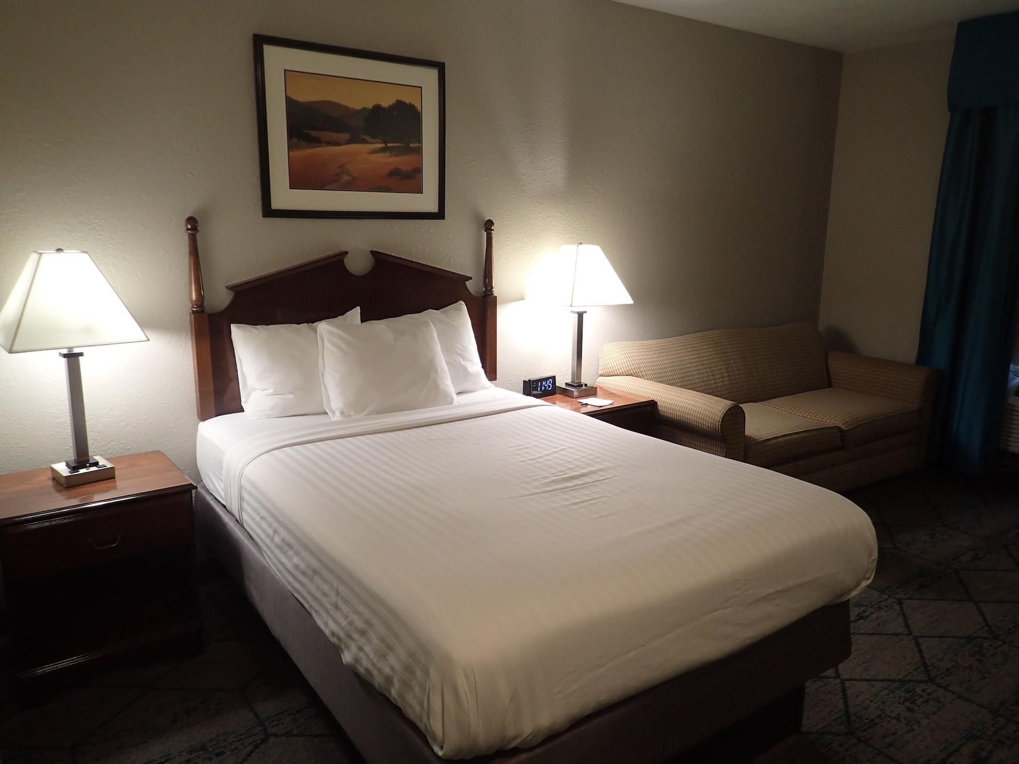 Baymont By Wyndham Effingham Hotel Exterior photo