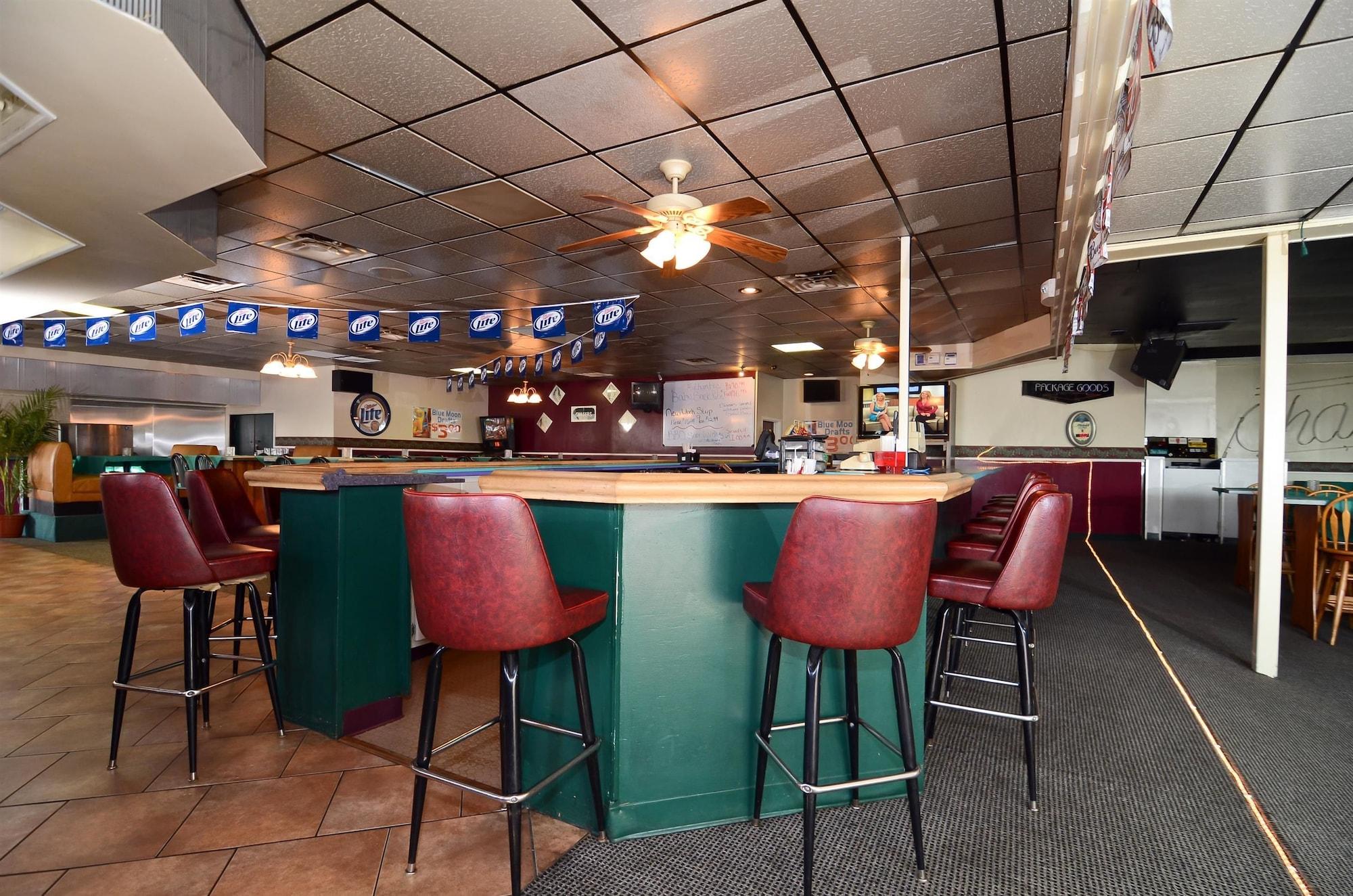 Baymont By Wyndham Effingham Hotel Restaurant photo
