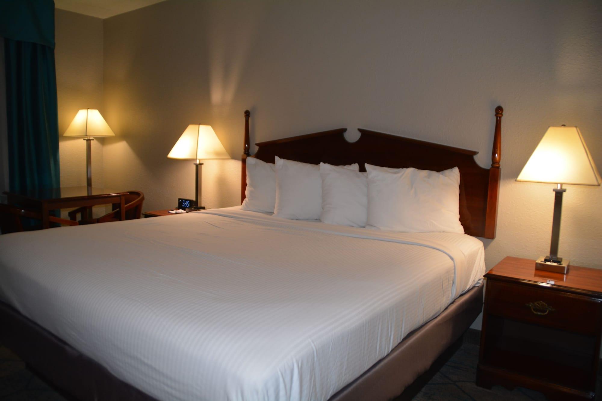 Baymont By Wyndham Effingham Hotel Exterior photo