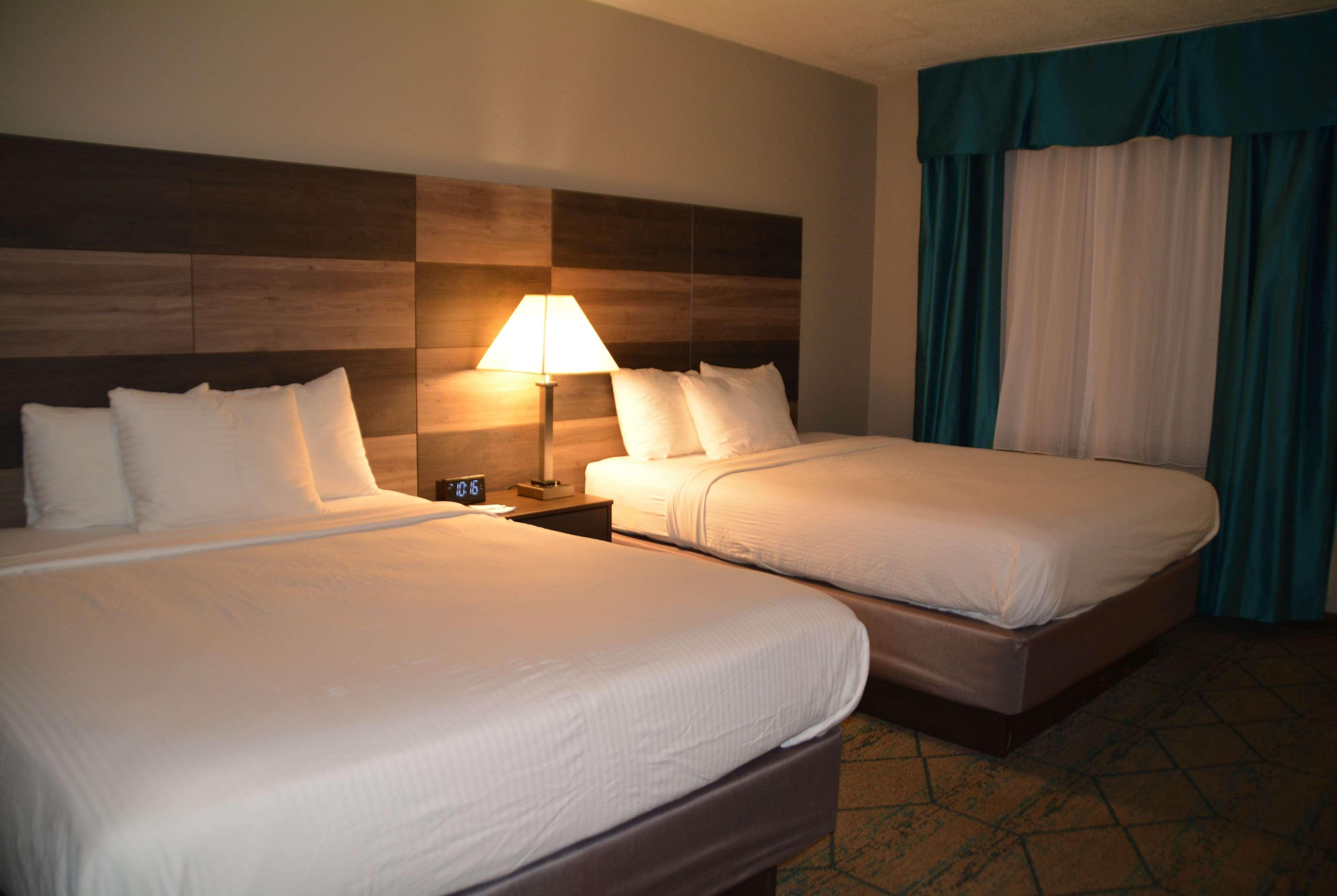 Baymont By Wyndham Effingham Hotel Exterior photo