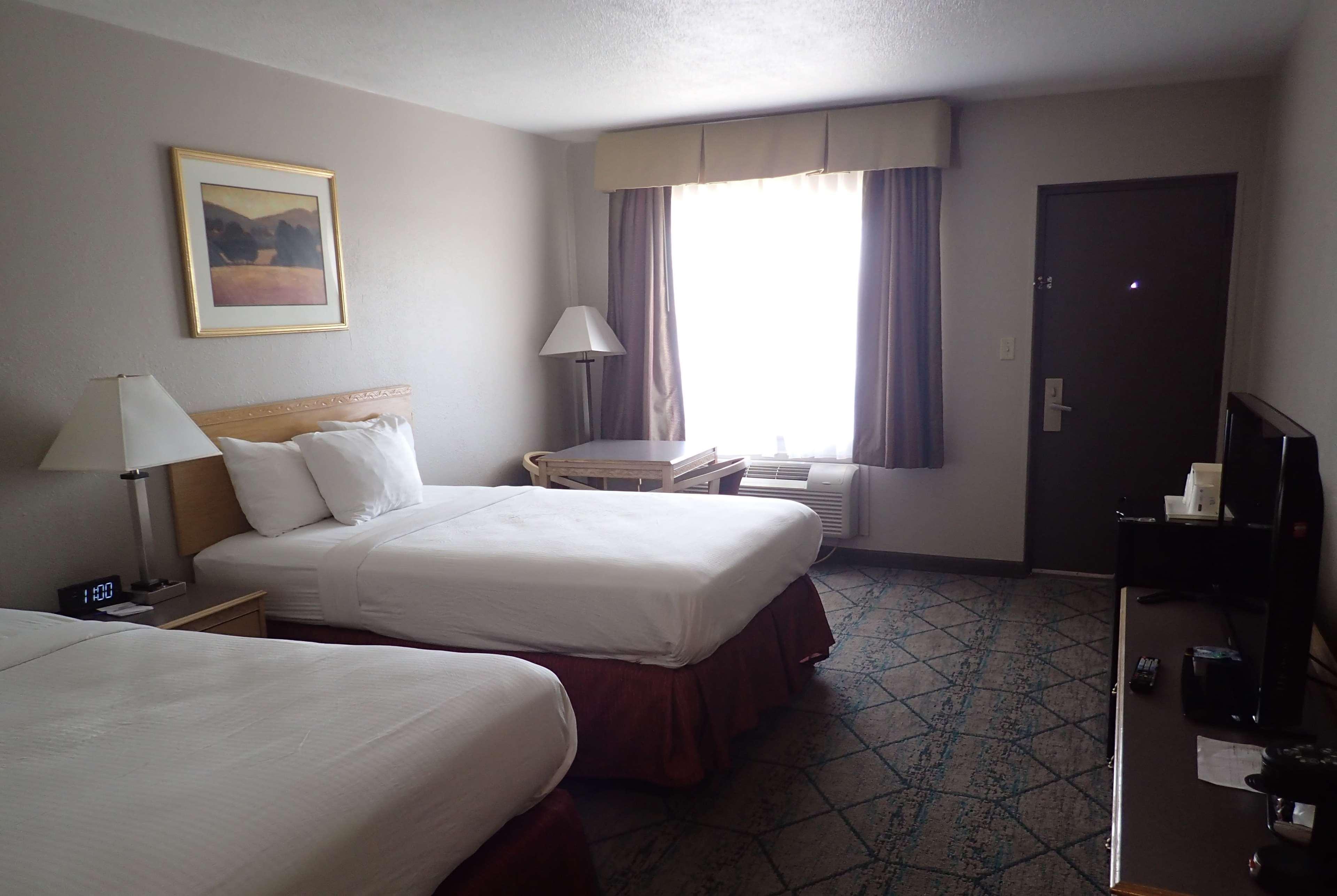 Baymont By Wyndham Effingham Hotel Exterior photo