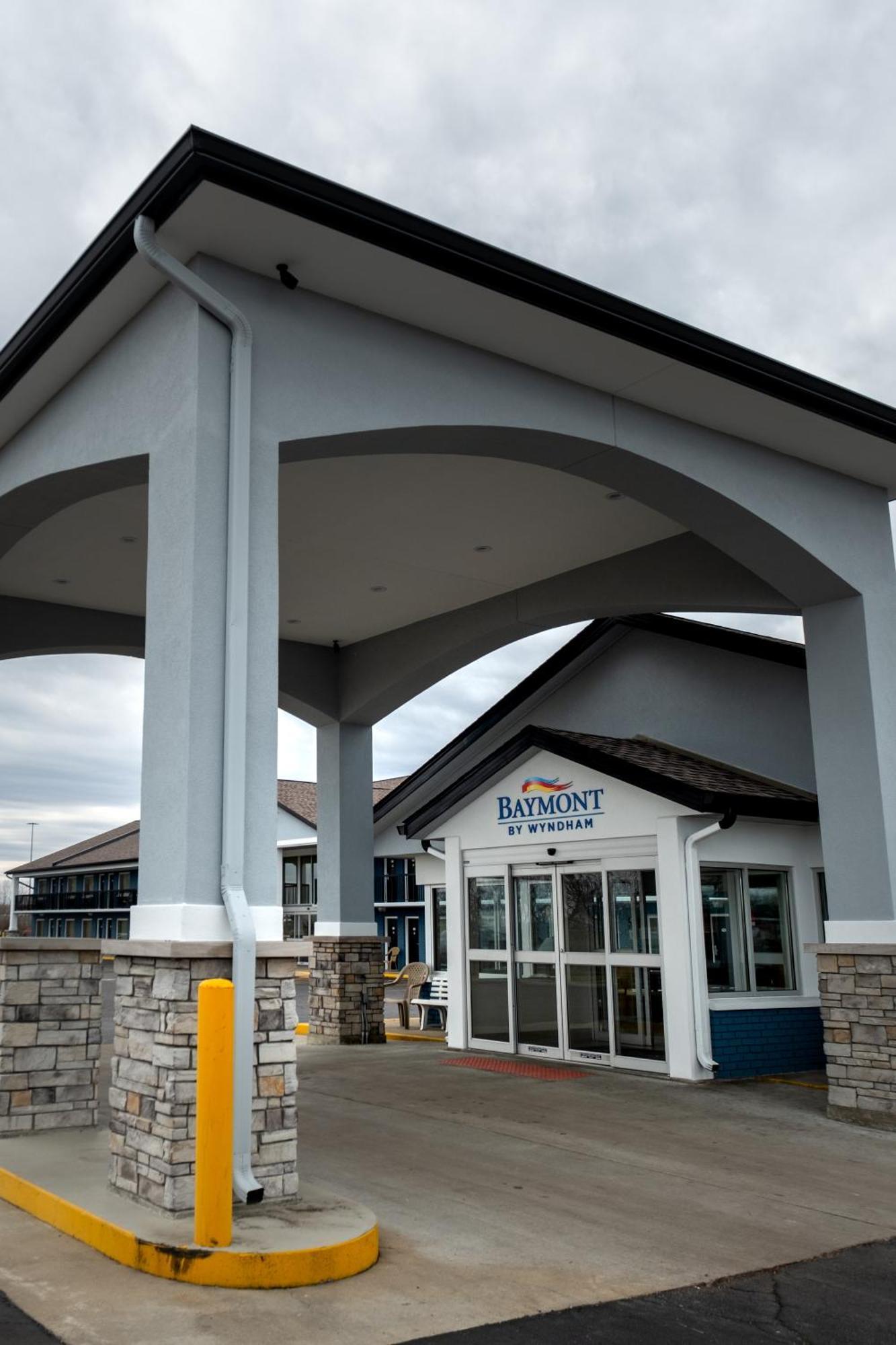 Baymont By Wyndham Effingham Hotel Exterior photo
