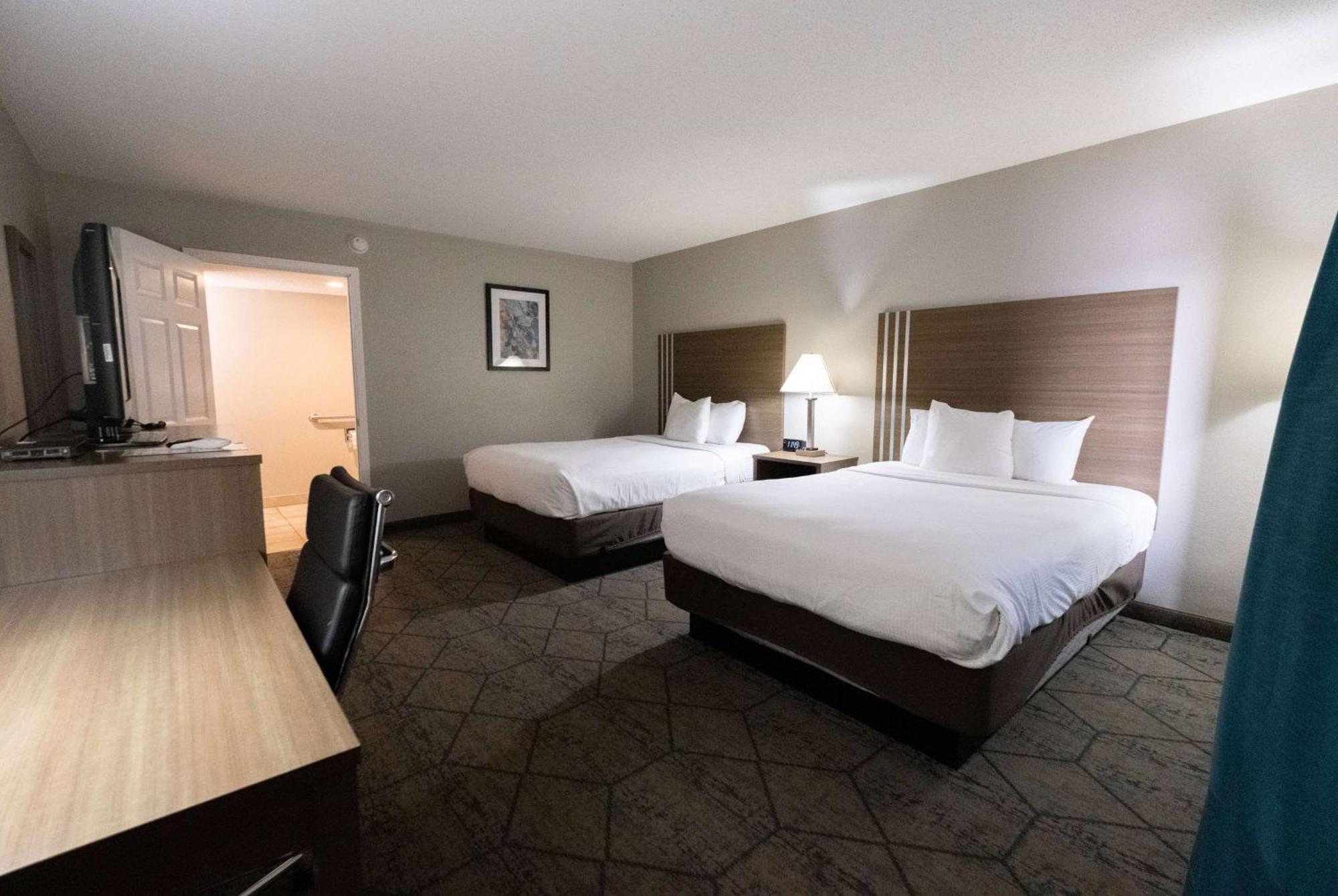 Baymont By Wyndham Effingham Hotel Exterior photo