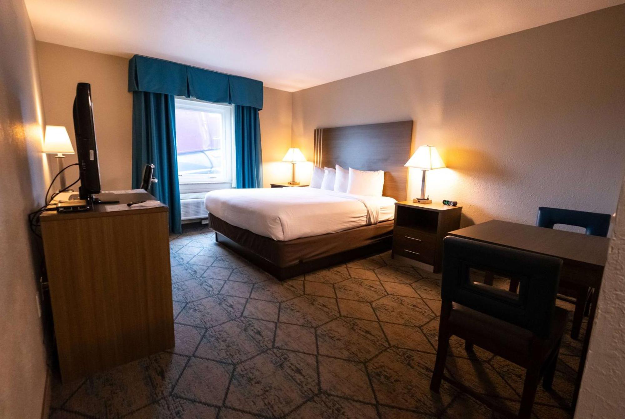 Baymont By Wyndham Effingham Hotel Exterior photo